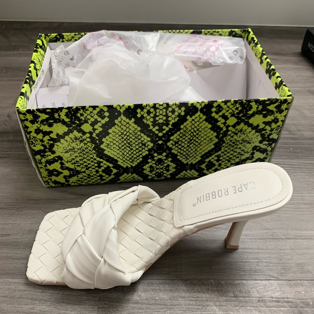 White heels size 6